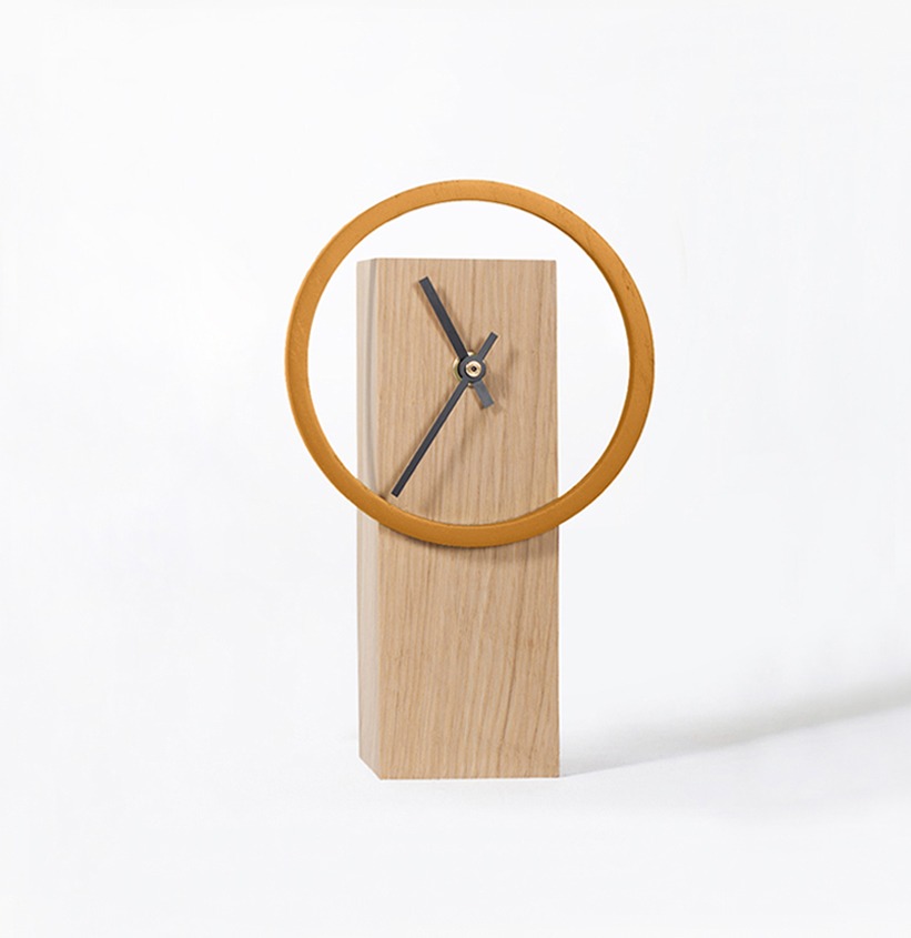 Horloge Cyclock design jaune roi soleil
